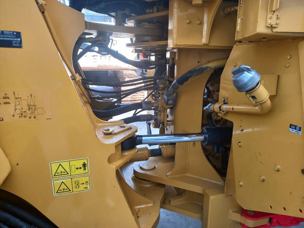 CAT 980 (Abu Dhabi)