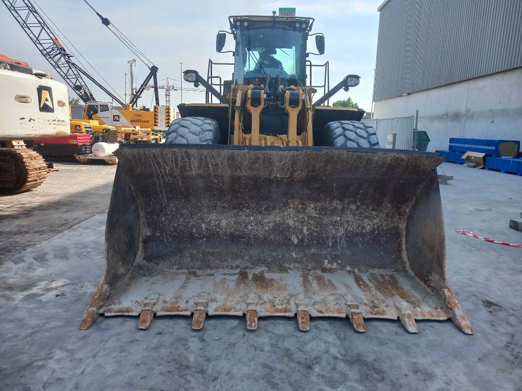 CAT 980 (Abu Dhabi)