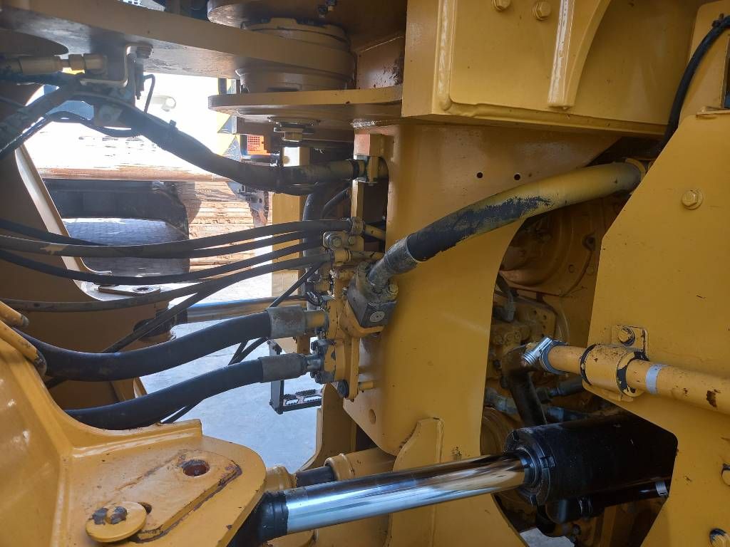 CAT 980 (Abu Dhabi)