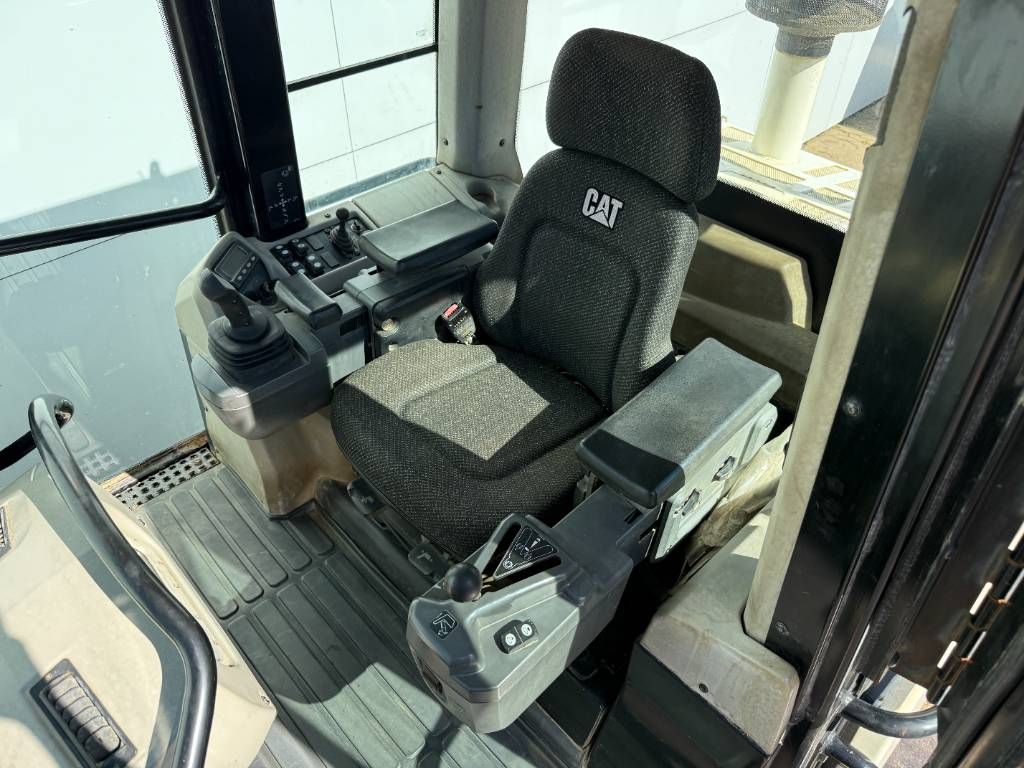 CAT 963D - Ripper / Airco / CE Certified