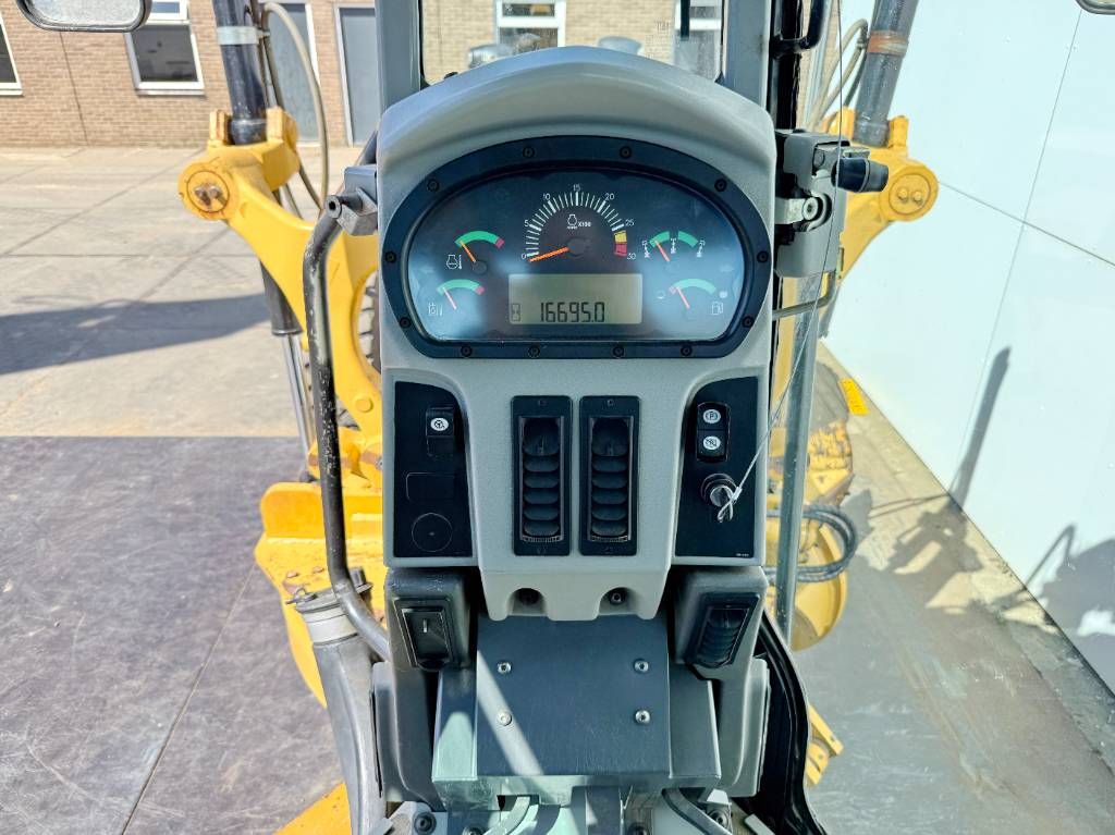 CAT 160M AWD - 3 Tine Ripper / EPA Certified / Airco