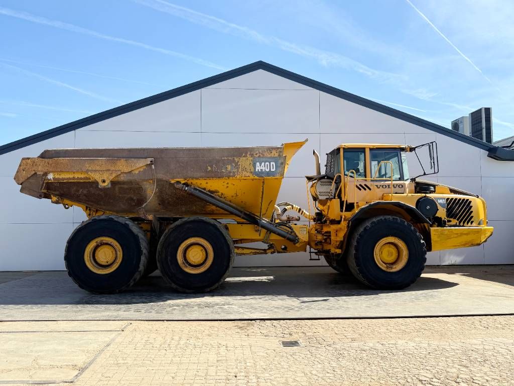 Volvo A40D - Tailgate / Heated Seat