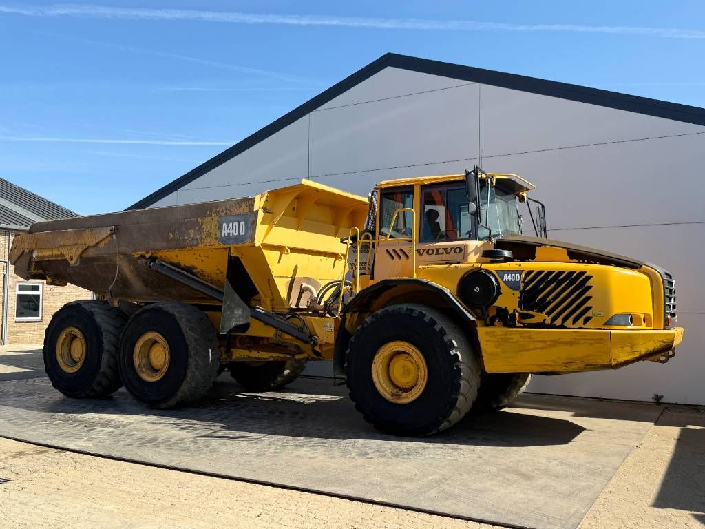 Volvo A40D - Tailgate / Heated Seat