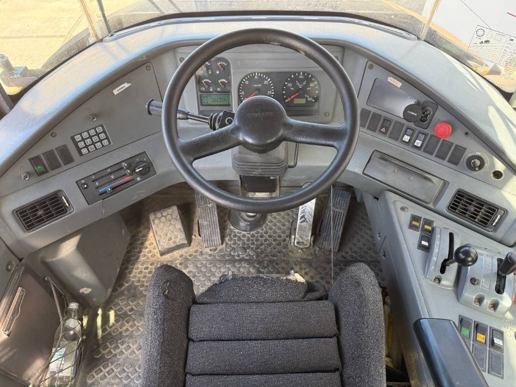 Volvo A40D - Tailgate / Heated Seat