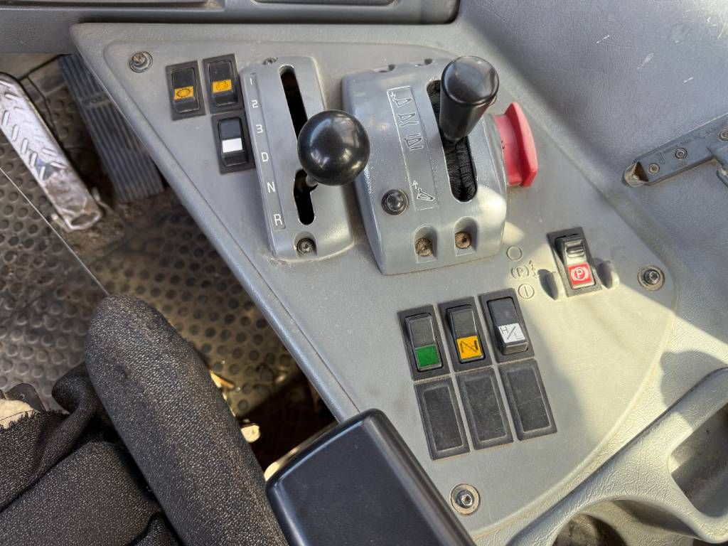 Volvo A40D - Tailgate / Heated Seat