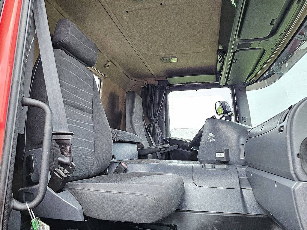 SCANIA P360