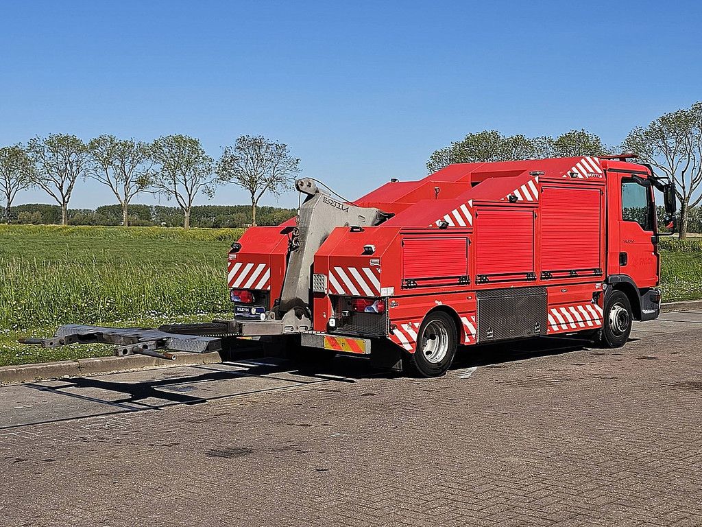 M.A.N. 8.220 TGL 8.8t bottie lift 8t