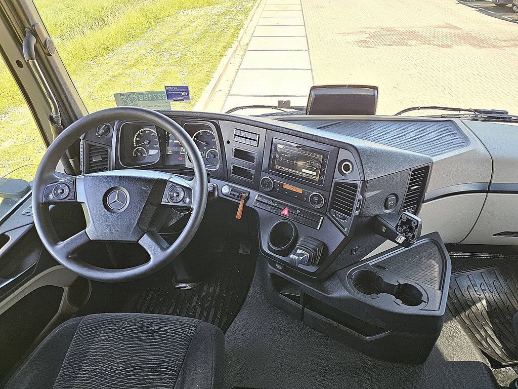 MERCEDES-BENZ ACTROS 1843