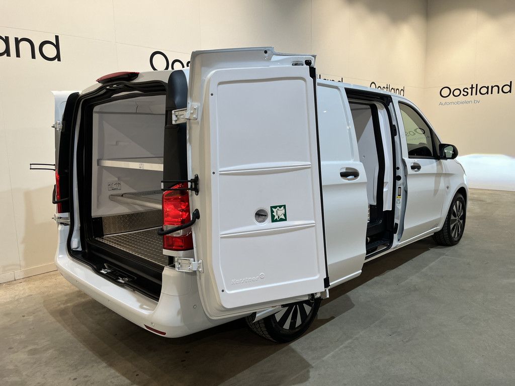 Mercedes-Benz Vito 116 CDI Lang RWD Automaat / Kerstner Dag- & Nachtkoeling / Airco / Camera / CarPlay / Cruise Control / LED / LMV / 3-Zits / 892 KM !!! Z.G.A.N. !!!