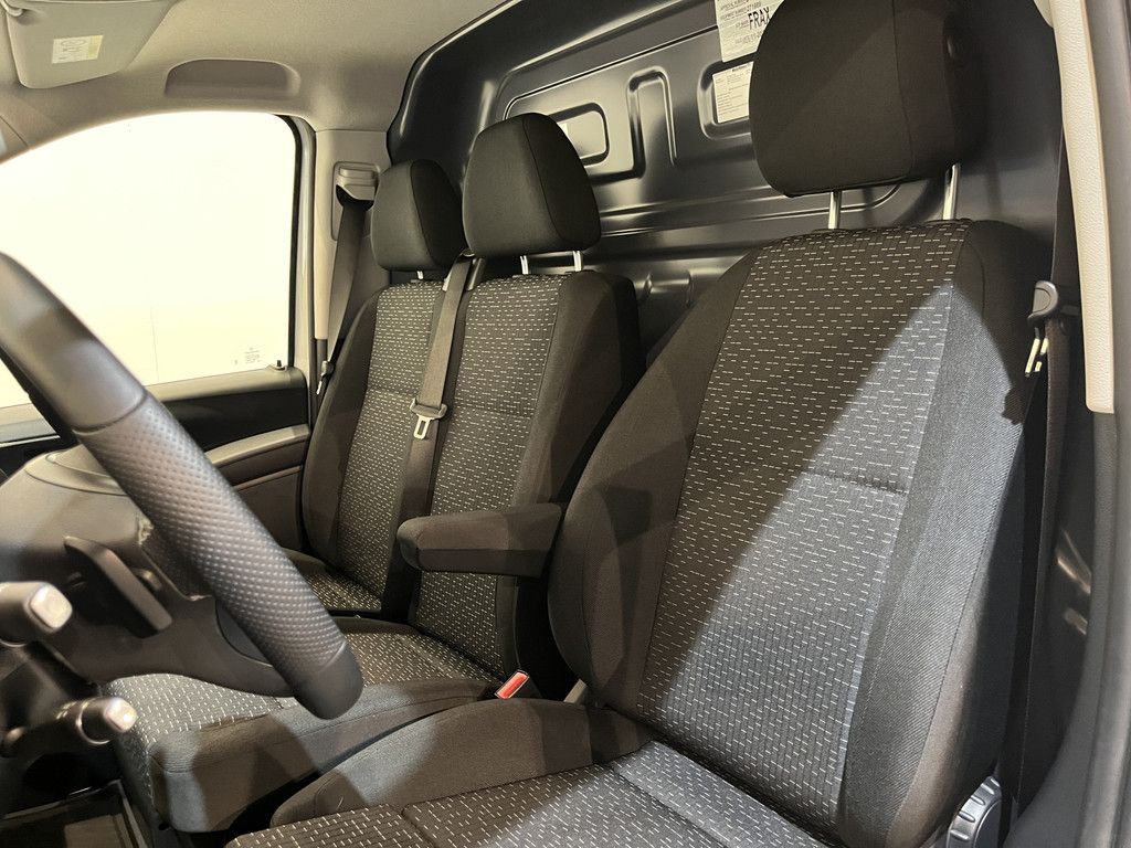Mercedes-Benz Vito 116 CDI Lang RWD Automaat / Kerstner Dag- & Nachtkoeling / Airco / Camera / CarPlay / Cruise Control / LED / LMV / 3-Zits / 892 KM !!! Z.G.A.N. !!!