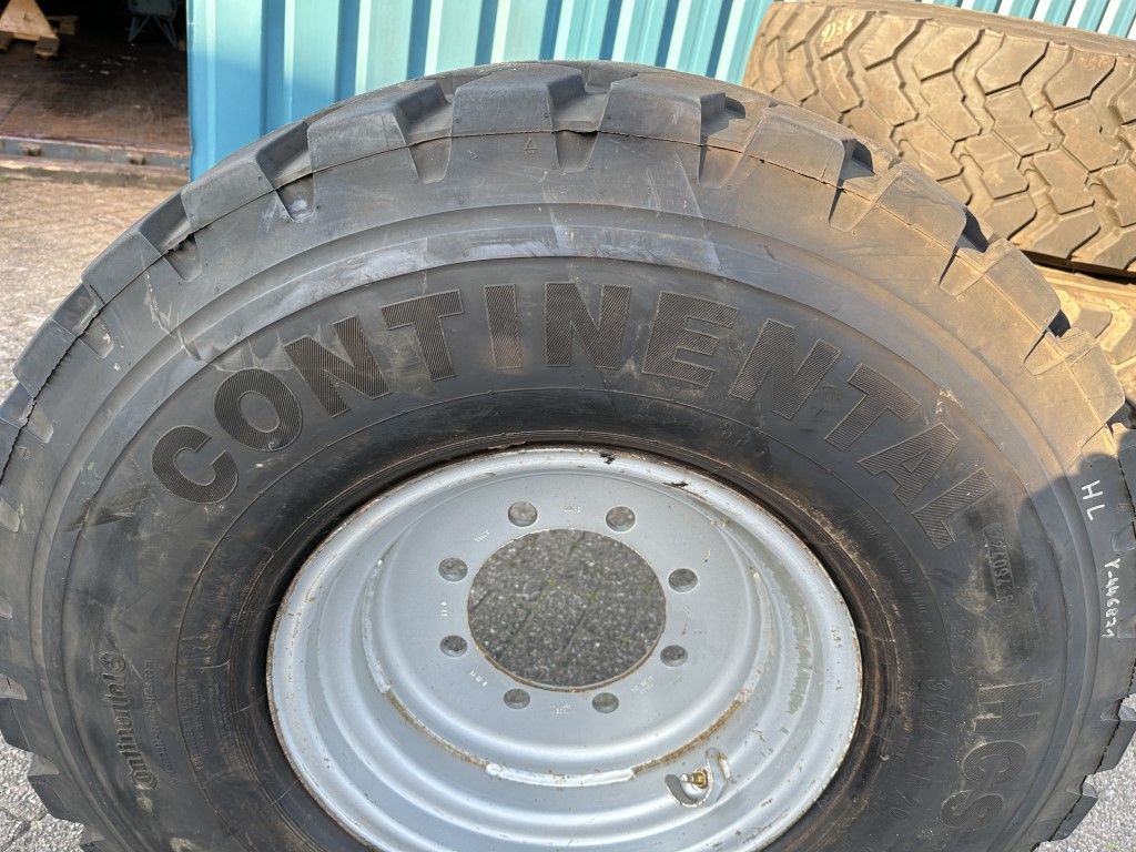 WIELSET MET BAND 365/85R20(80%)