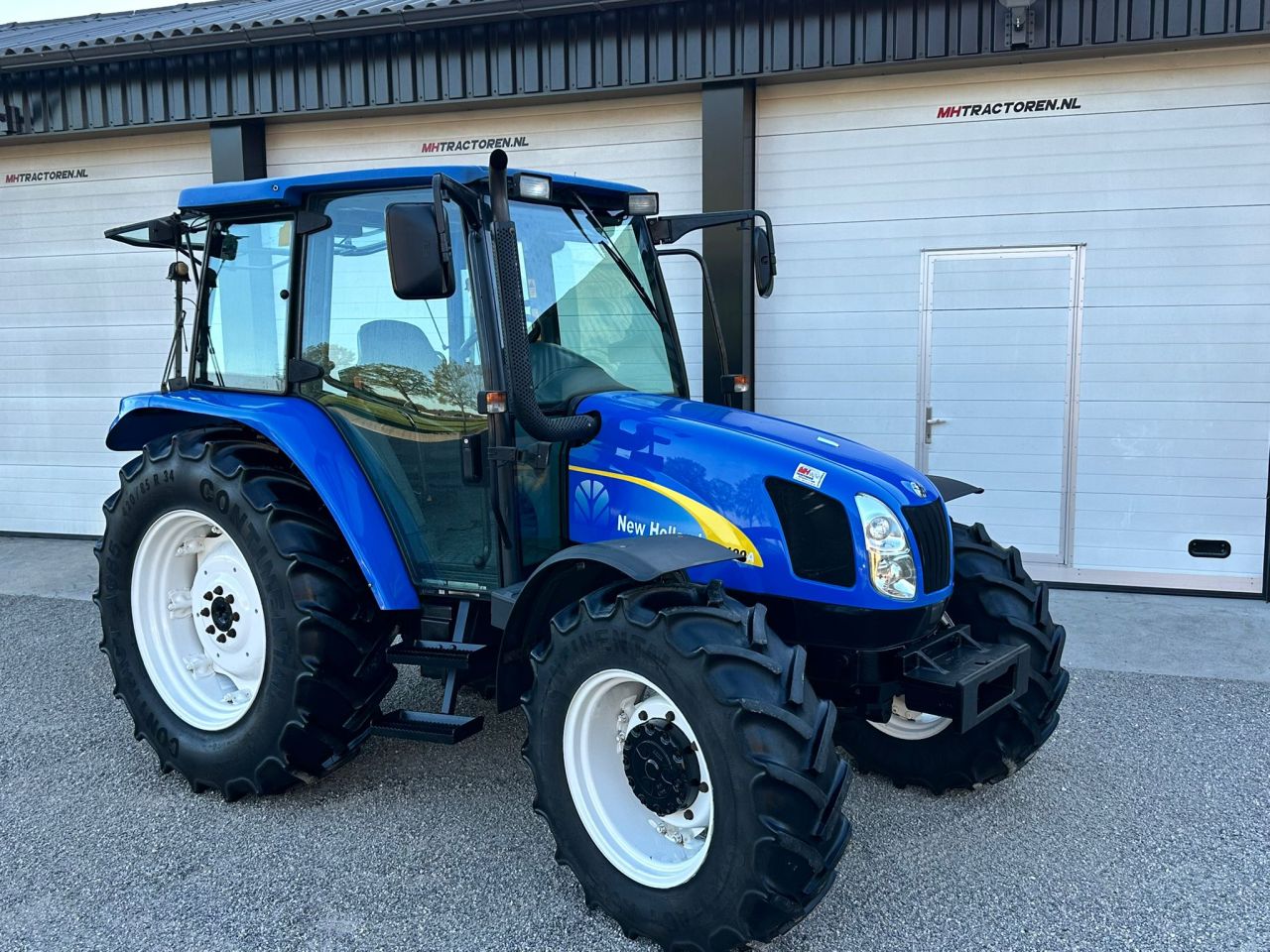 New Holland TLA 100
