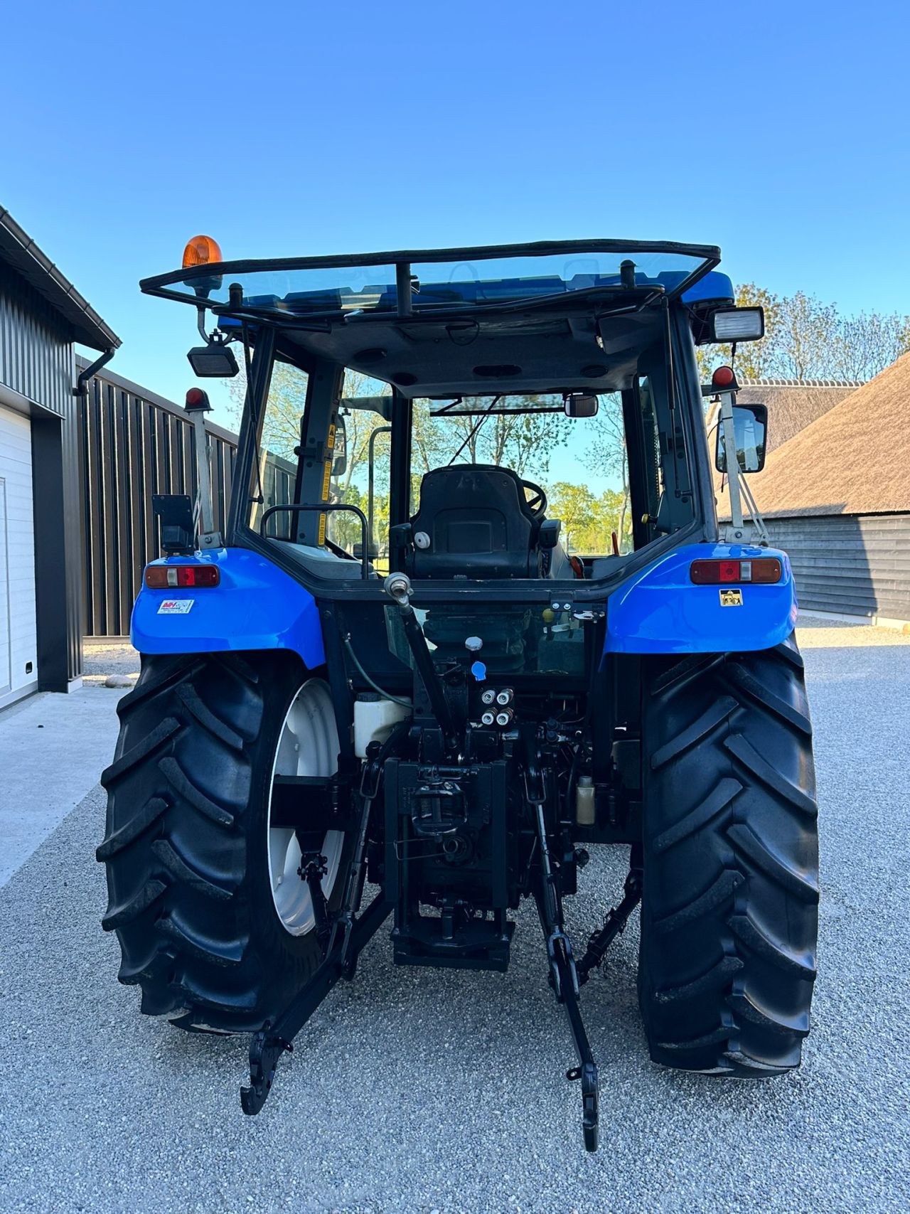 New Holland TLA 100