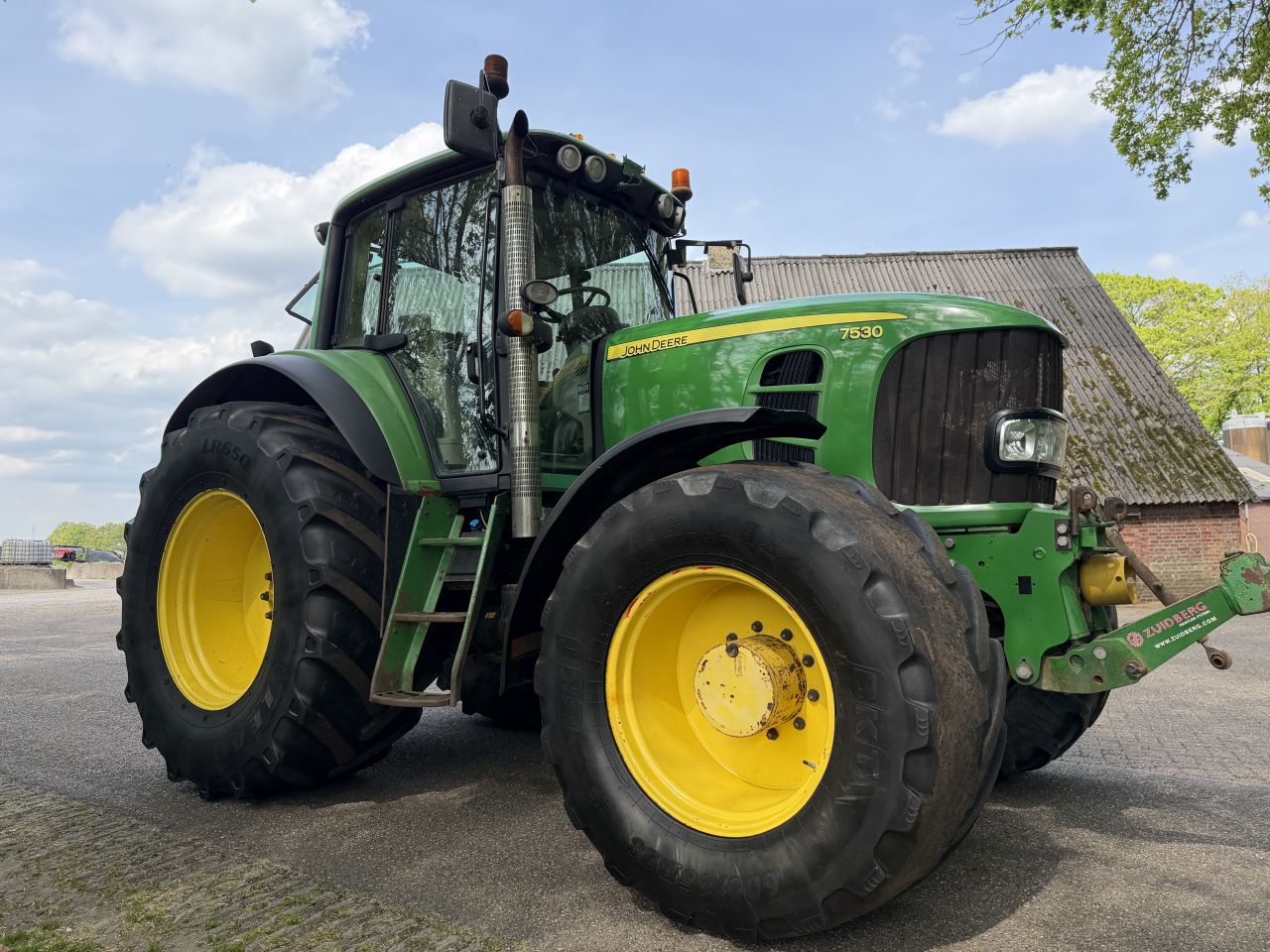 John Deere 7530