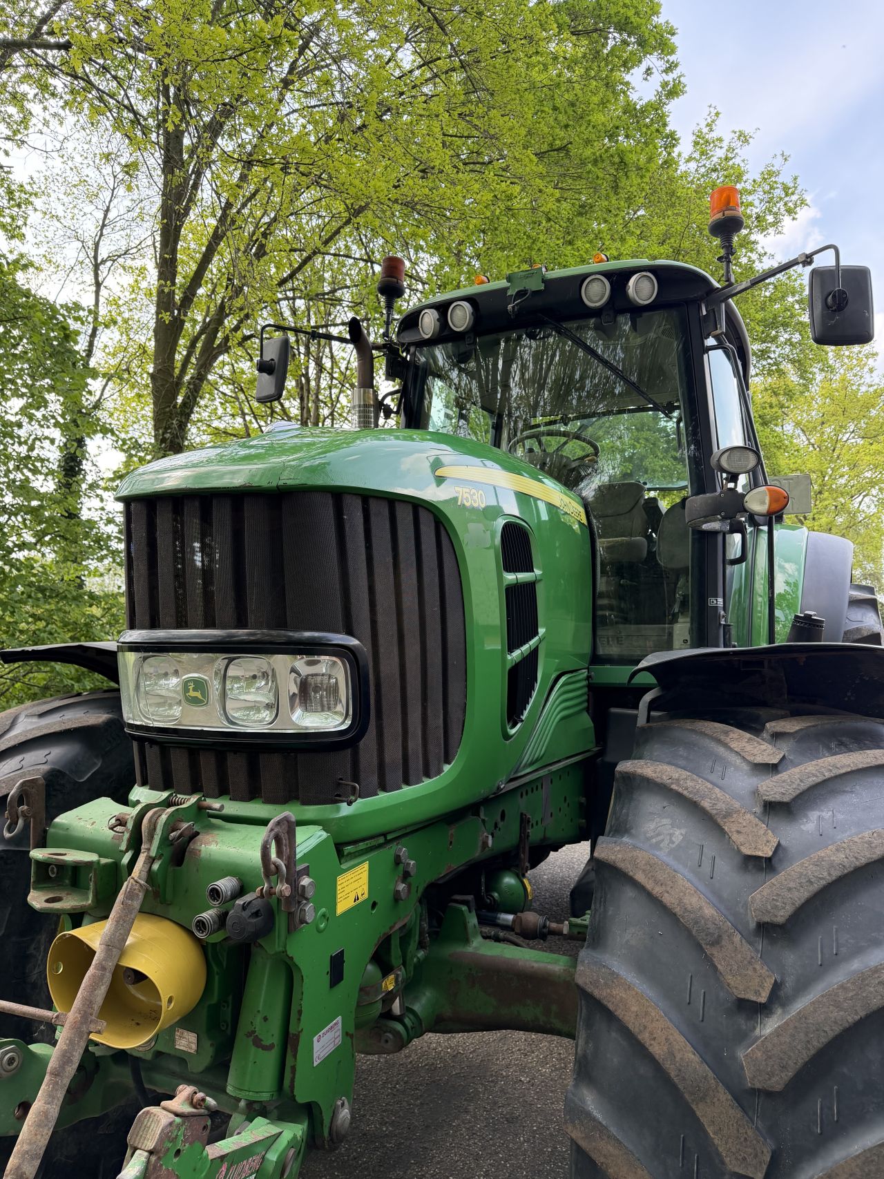 John Deere 7530