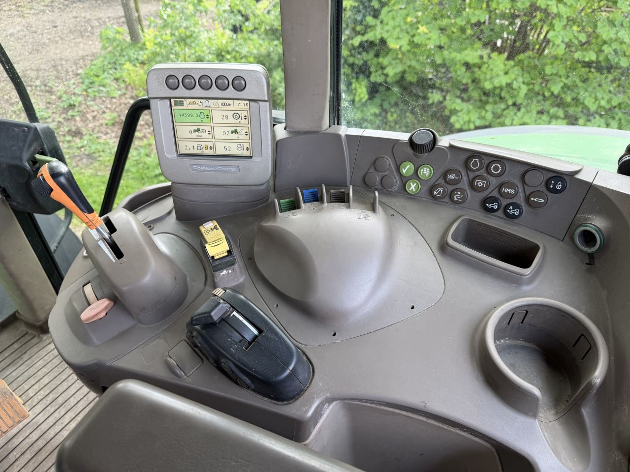 John Deere 7530