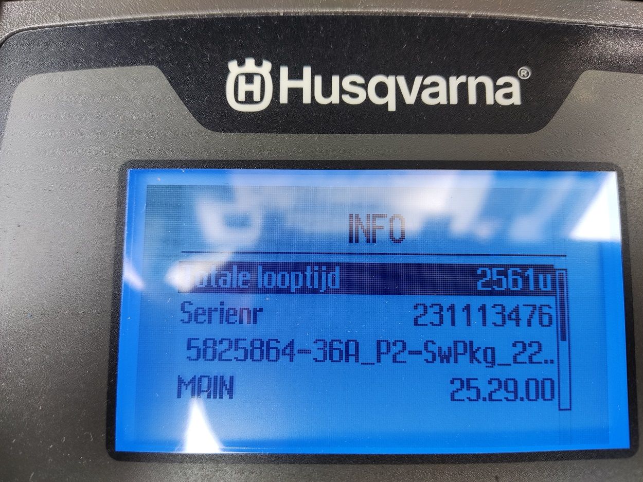Husqvarna Automower (type 430X, 3.200 m2. 2023, 2.561 uur)
