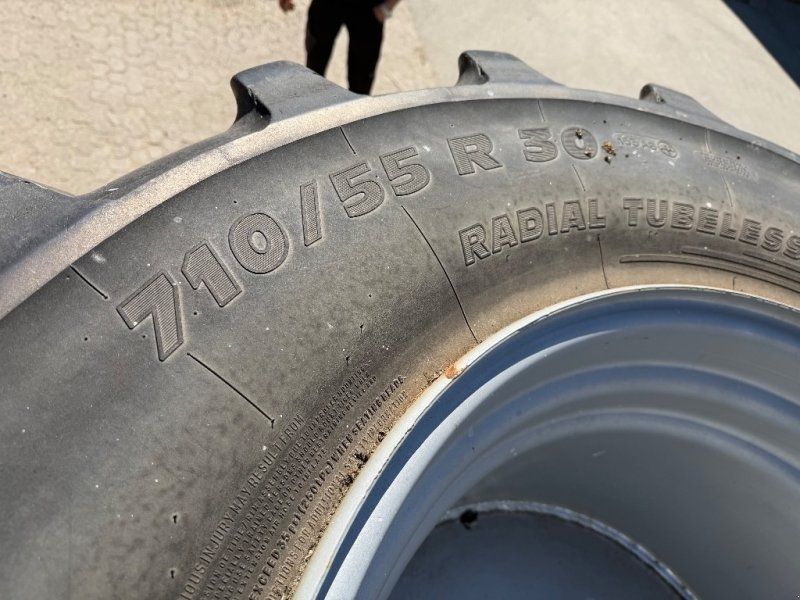 Michelin + Trelleborg 710/55 R30 + 650/75 R38