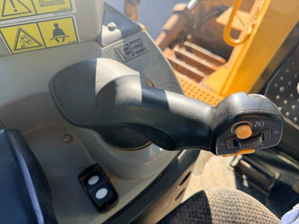 CAT D9T