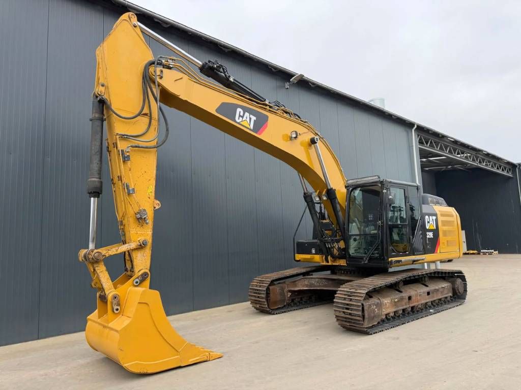 CAT 329E L - NEW CHAINS AND TRACKS Toggle
