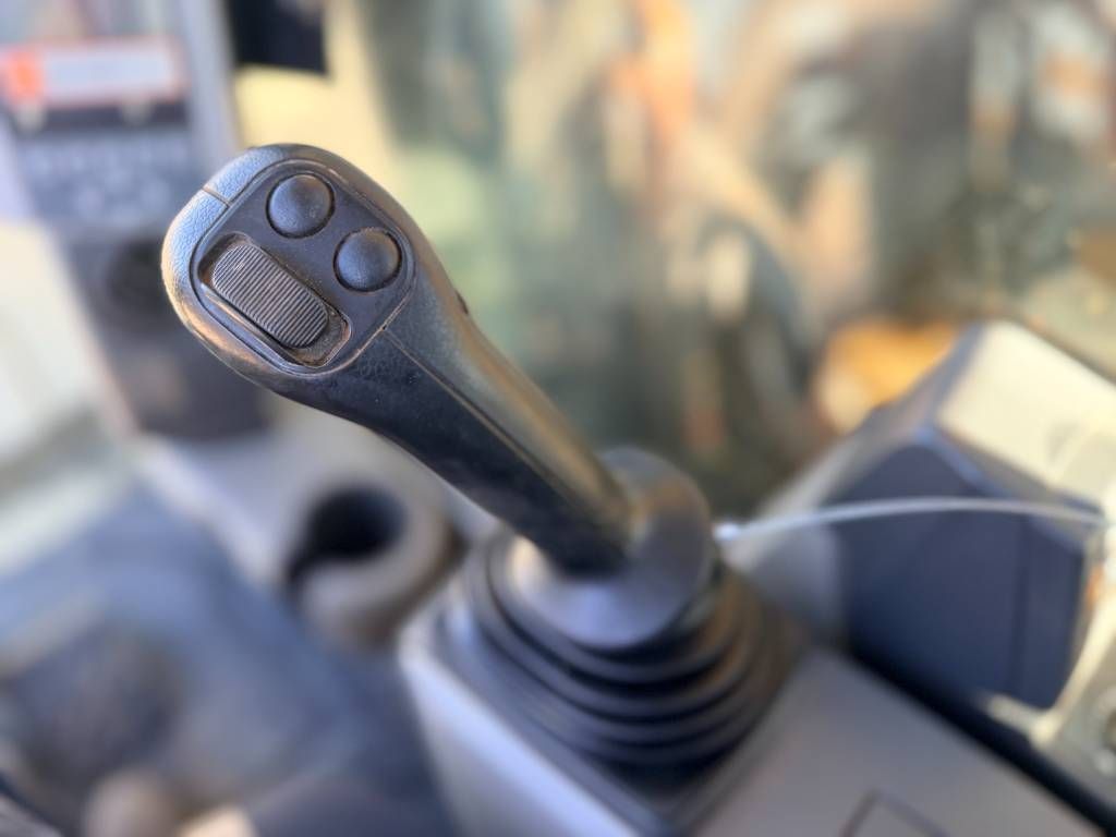 CAT 352F