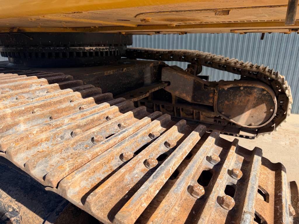 CAT 352F