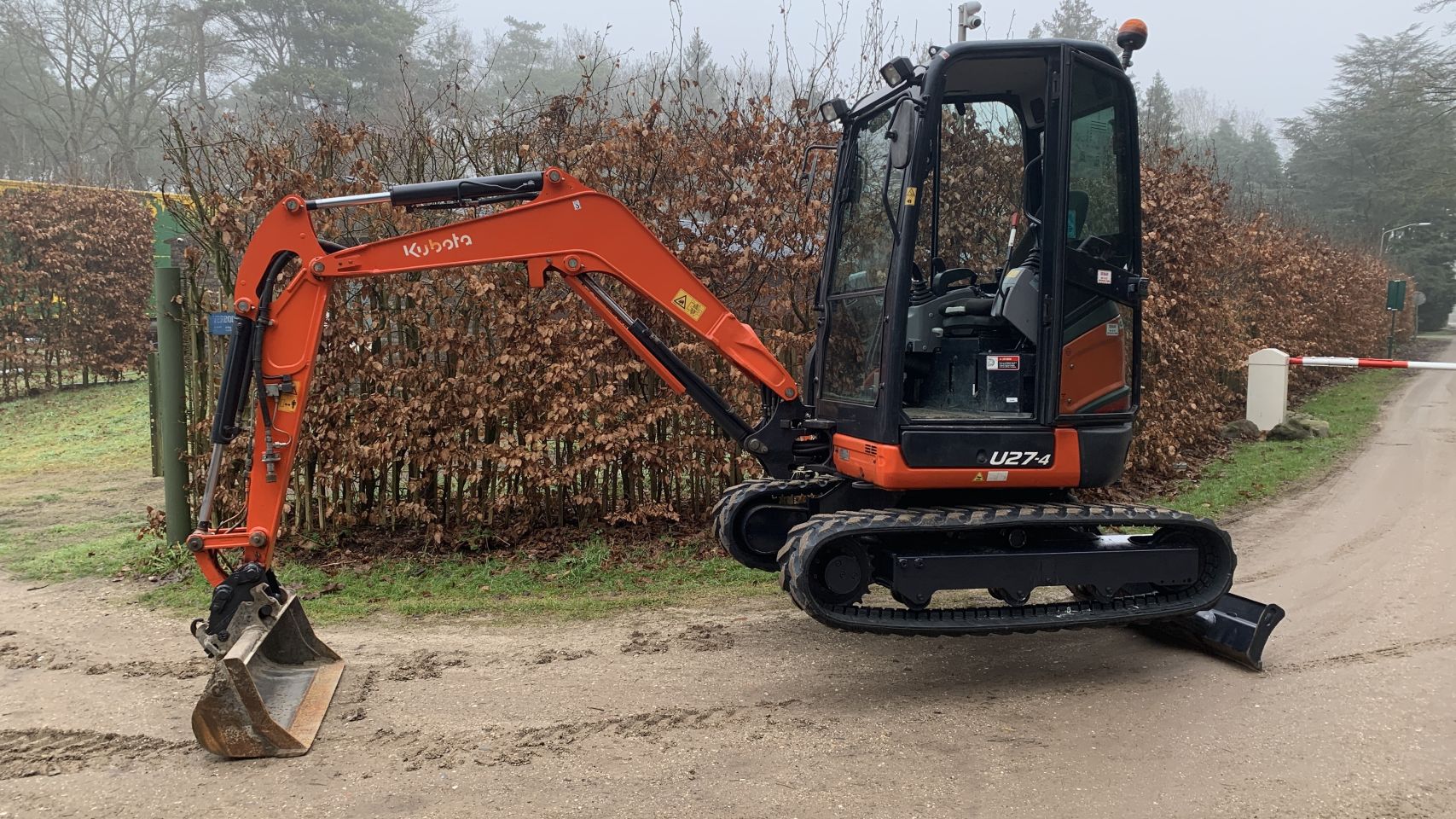 Kubota U27-4 Bj2019 3-Bakken Nieuw rijwerk