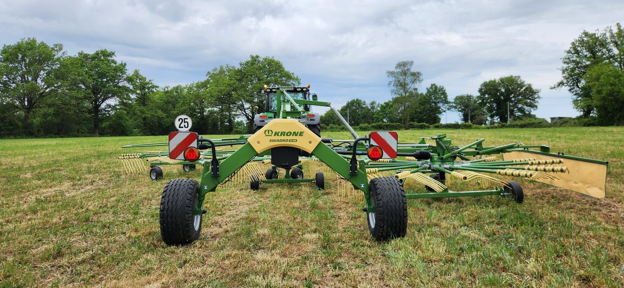 Krone Swadro TS 970 zij afleg hark