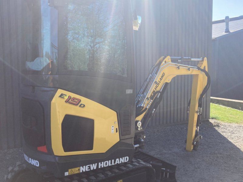 New Holland E19D
