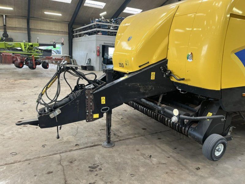 New Holland BB9080