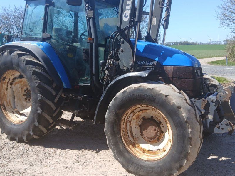 New Holland TS 115 Turbo med ÅLØ Frontlæsser og Zudberg front TS 115 TURBO