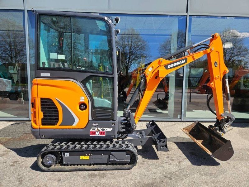 Doosan DX 19