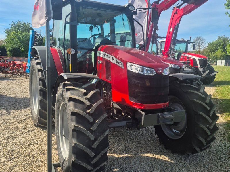 Massey Ferguson 5709