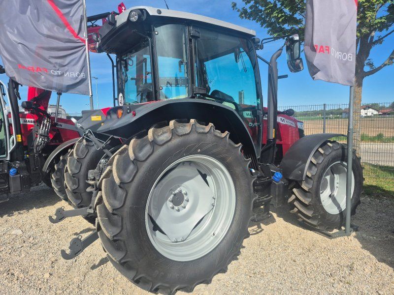 Massey Ferguson 5709