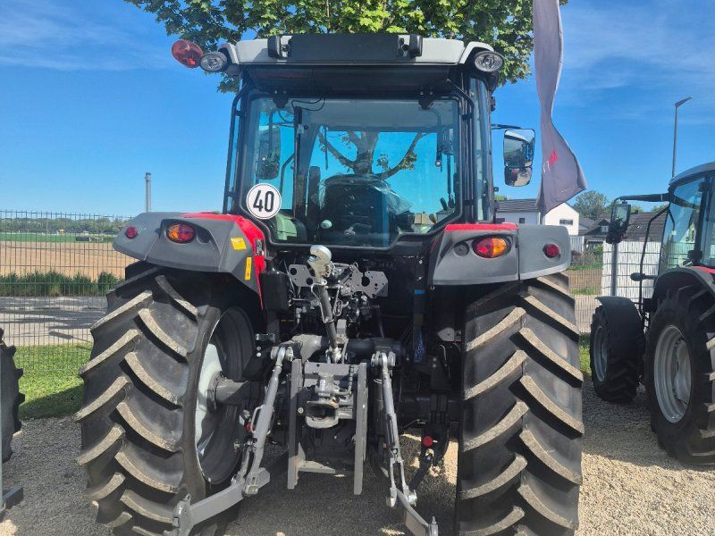 Massey Ferguson 5709