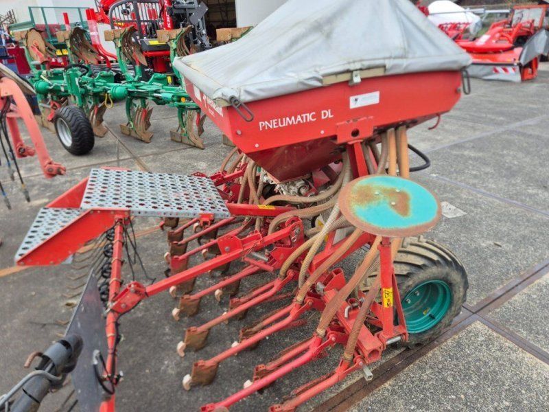 Kverneland Accord Pneumatic DL