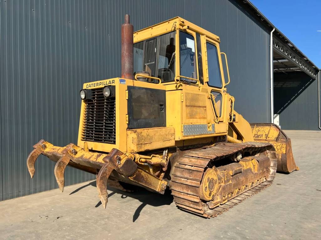 CAT 953 - Ripper