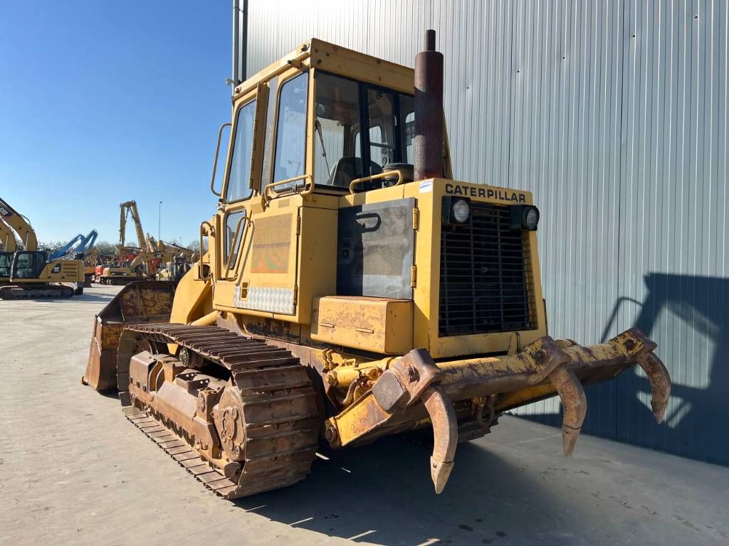 CAT 953 - Ripper