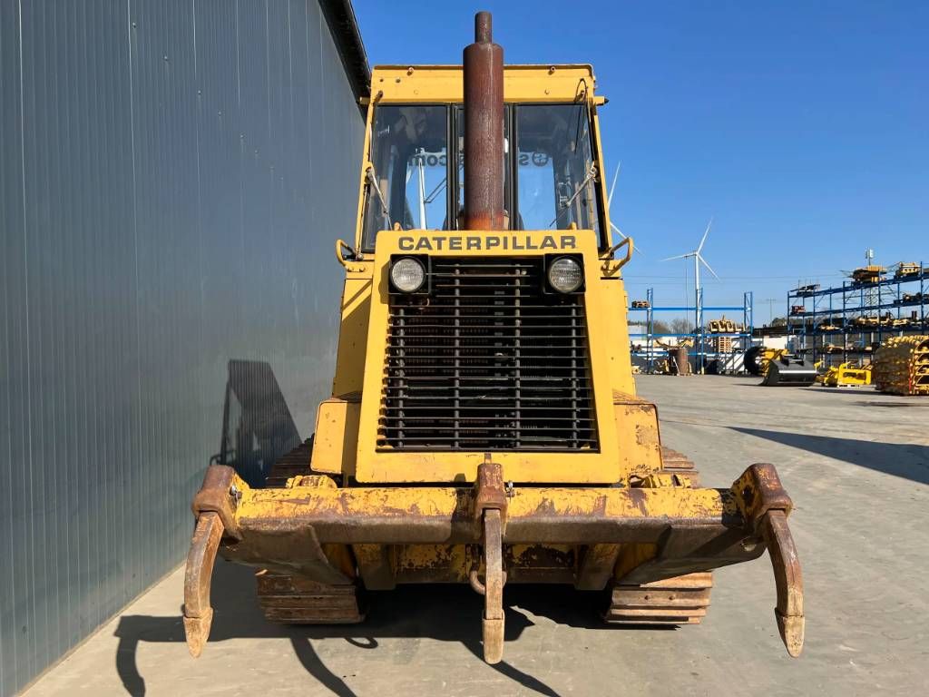 CAT 953 - Ripper