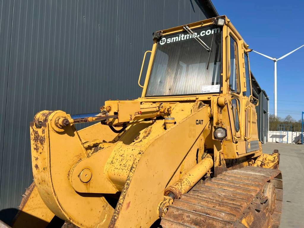 CAT 953 - Ripper