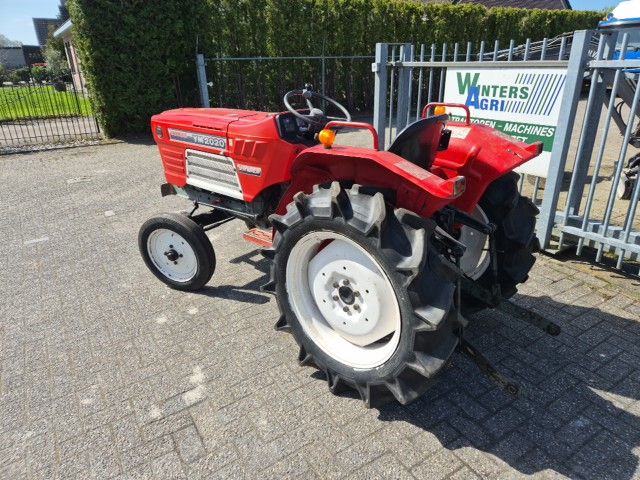 Yanmar YM2020 hydrostaat. Doordraaiende aftakas.