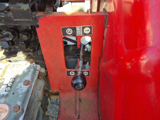 Yanmar YM2020 hydrostaat. Doordraaiende aftakas.