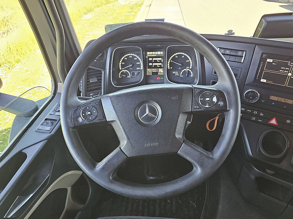 MERCEDES-BENZ ACTROS 1843
