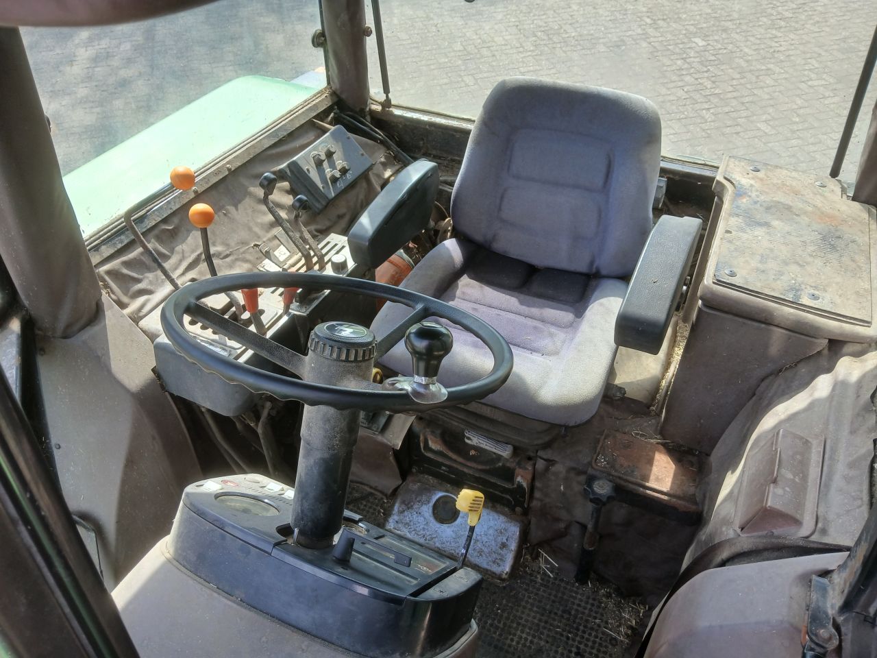 John Deere 3350