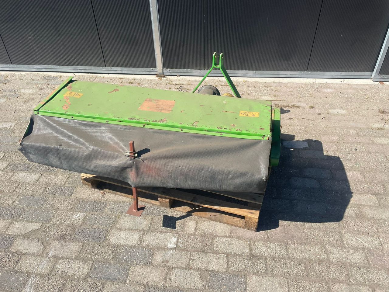 Veegmachine voor mini trekker