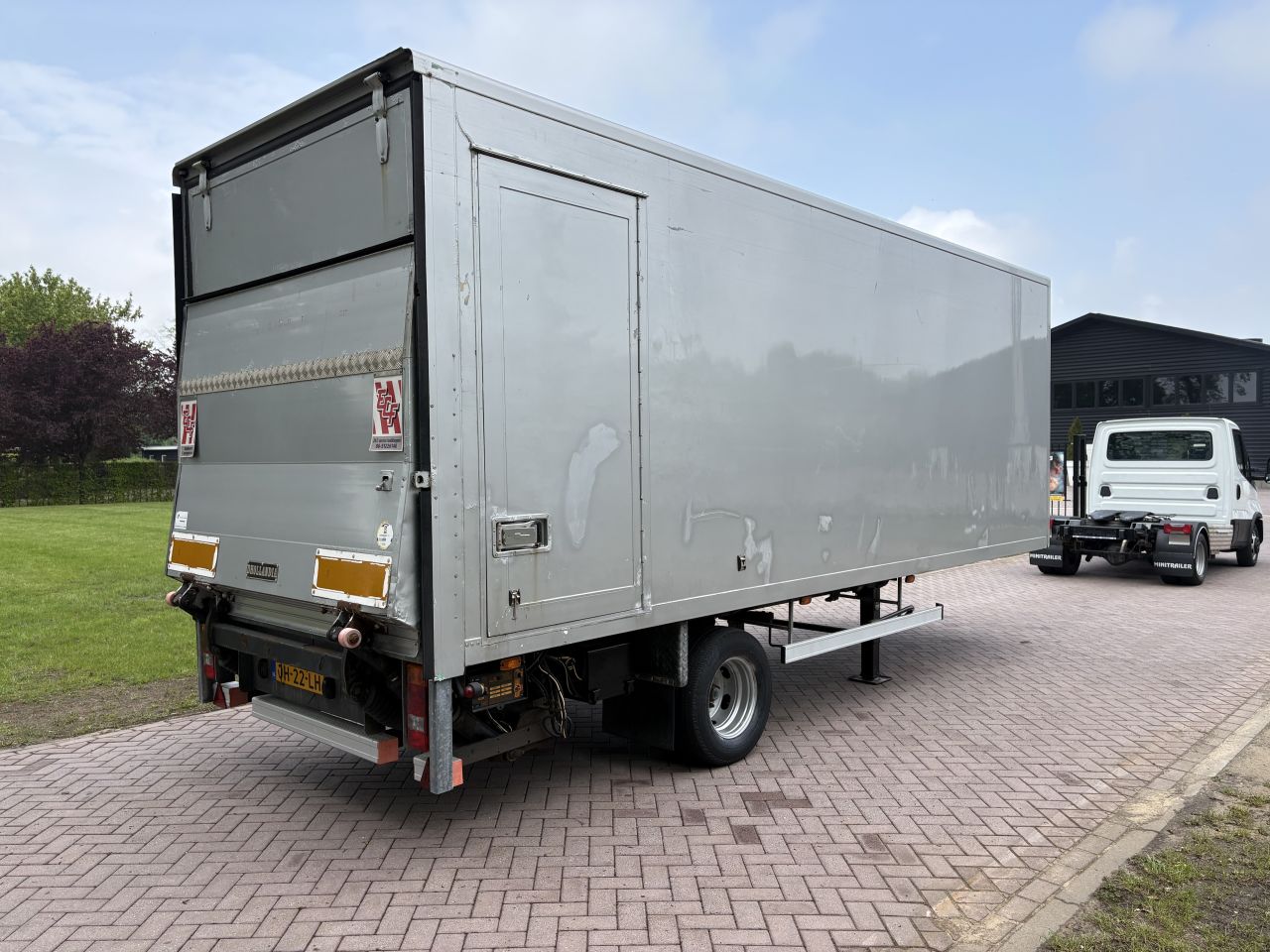 Be oplegger VELDHUIZEN 7.5 TON met laadklep 1500kg