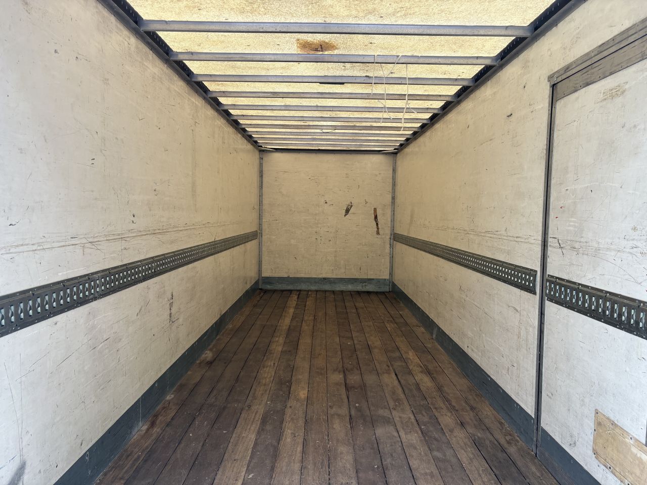 Be oplegger VELDHUIZEN 7.5 TON met laadklep 1500kg