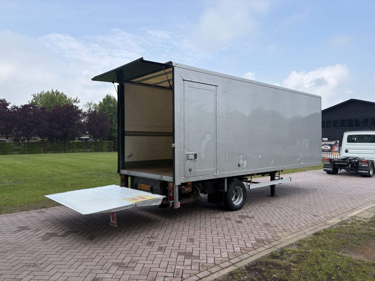 Be oplegger VELDHUIZEN 7.5 TON met laadklep 1500kg