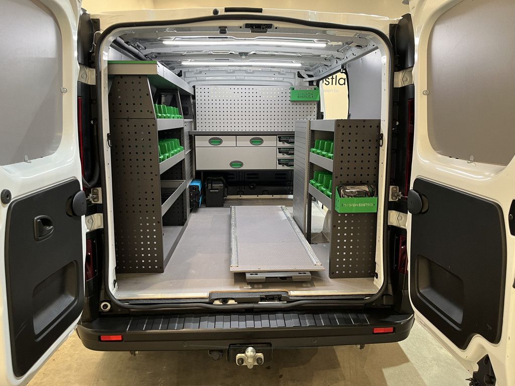 Renault Trafic 2.0 dCi 130 PK L1H1 Servicebus / Inrichting / Euro 6 / Schuifdeur L + R / 220V. / Airco / CarPlay / Camera / Trekhaak / Cruise Control / LED / 3-Zits / 31.500 KM!!