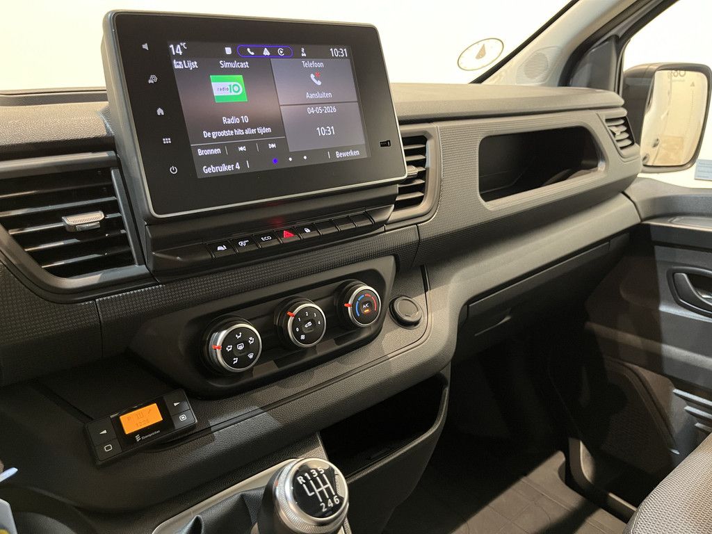 Renault Trafic 2.0 dCi 130 PK L1H1 Servicebus / Inrichting / Euro 6 / Schuifdeur L + R / 220V. / Airco / CarPlay / Camera / Trekhaak / Cruise Control / LED / 3-Zits / 31.500 KM!!